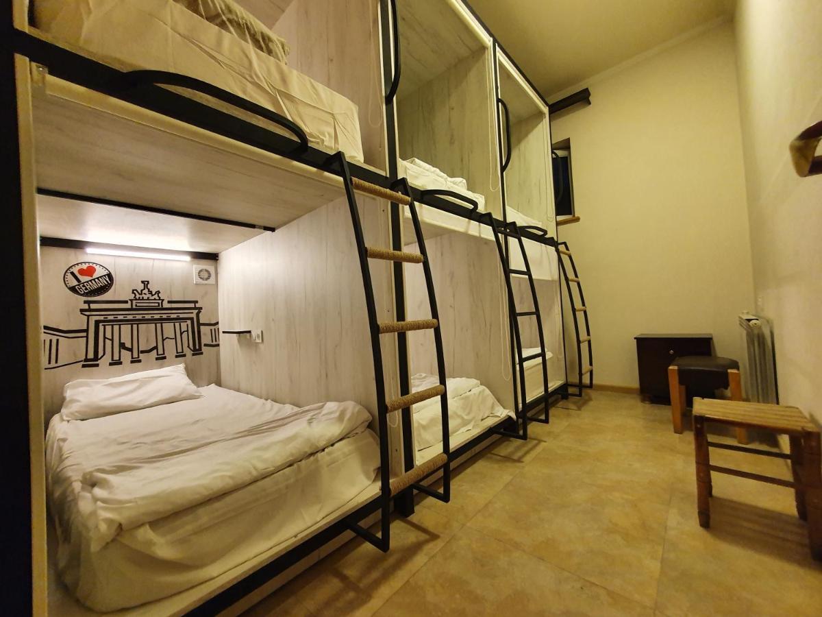 Capsule Hostel In The Old City Of Γιερεβάν Εξωτερικό φωτογραφία