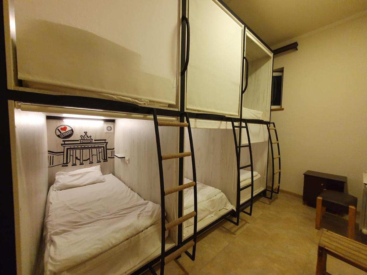 Capsule Hostel In The Old City Of Γιερεβάν Εξωτερικό φωτογραφία