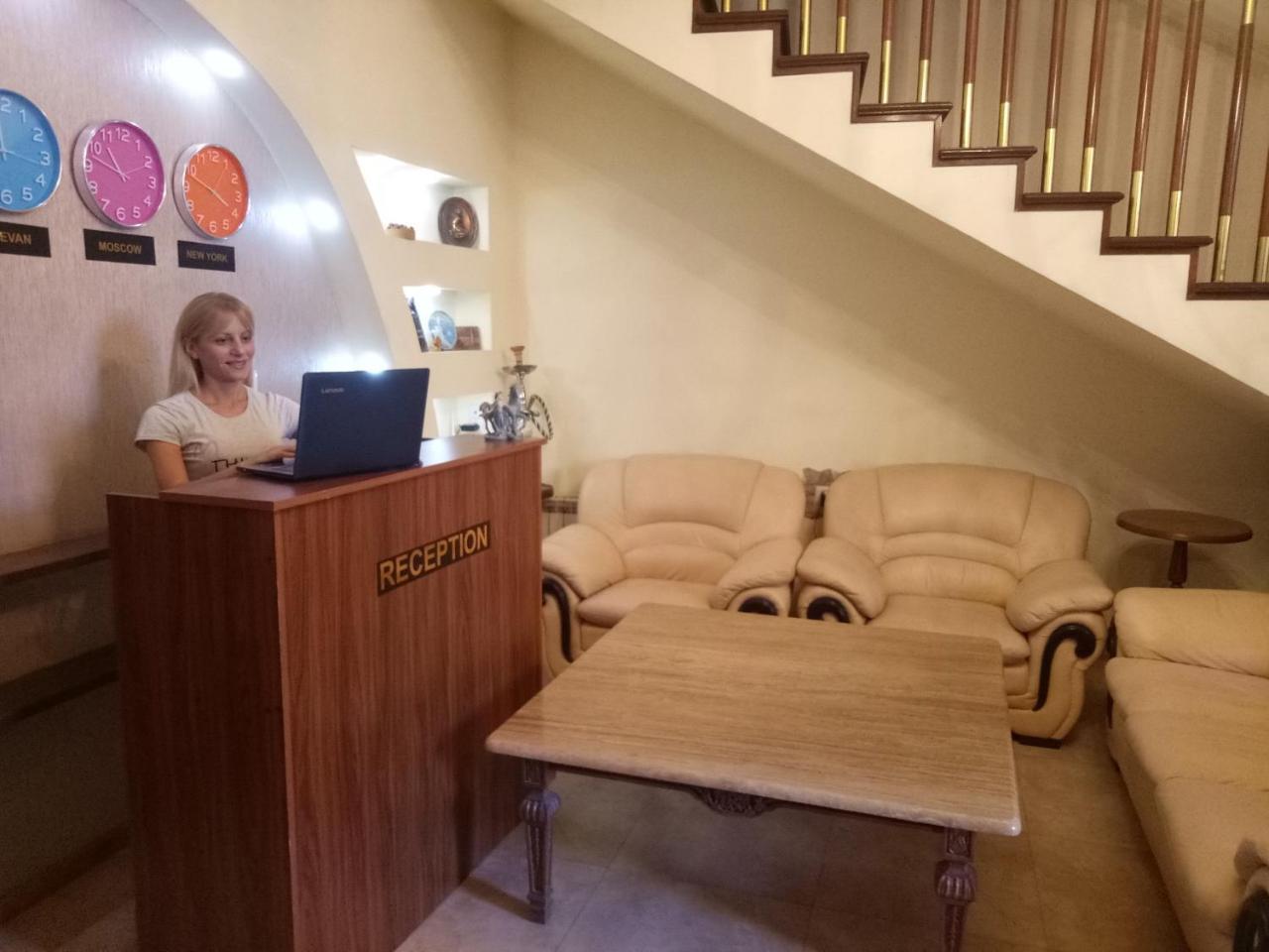 Capsule Hostel In The Old City Of Γιερεβάν Εξωτερικό φωτογραφία